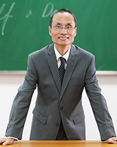 李文龙 教授
